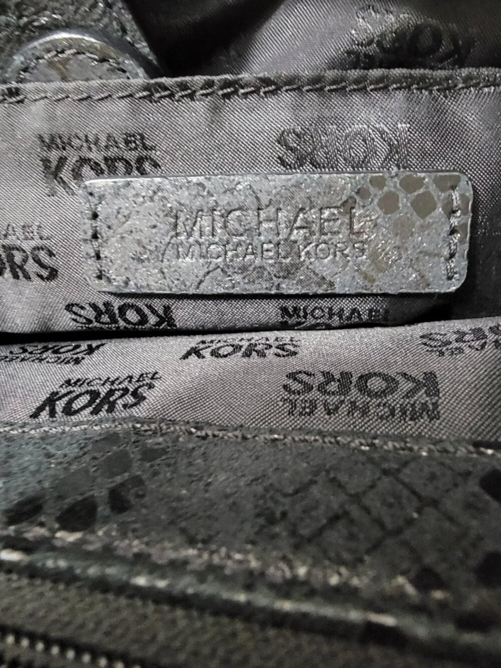 Michael Kors Hamilton Large Tote Black Metallic Snake Embossed Gold Hardware Bag - Picture 5 of 9